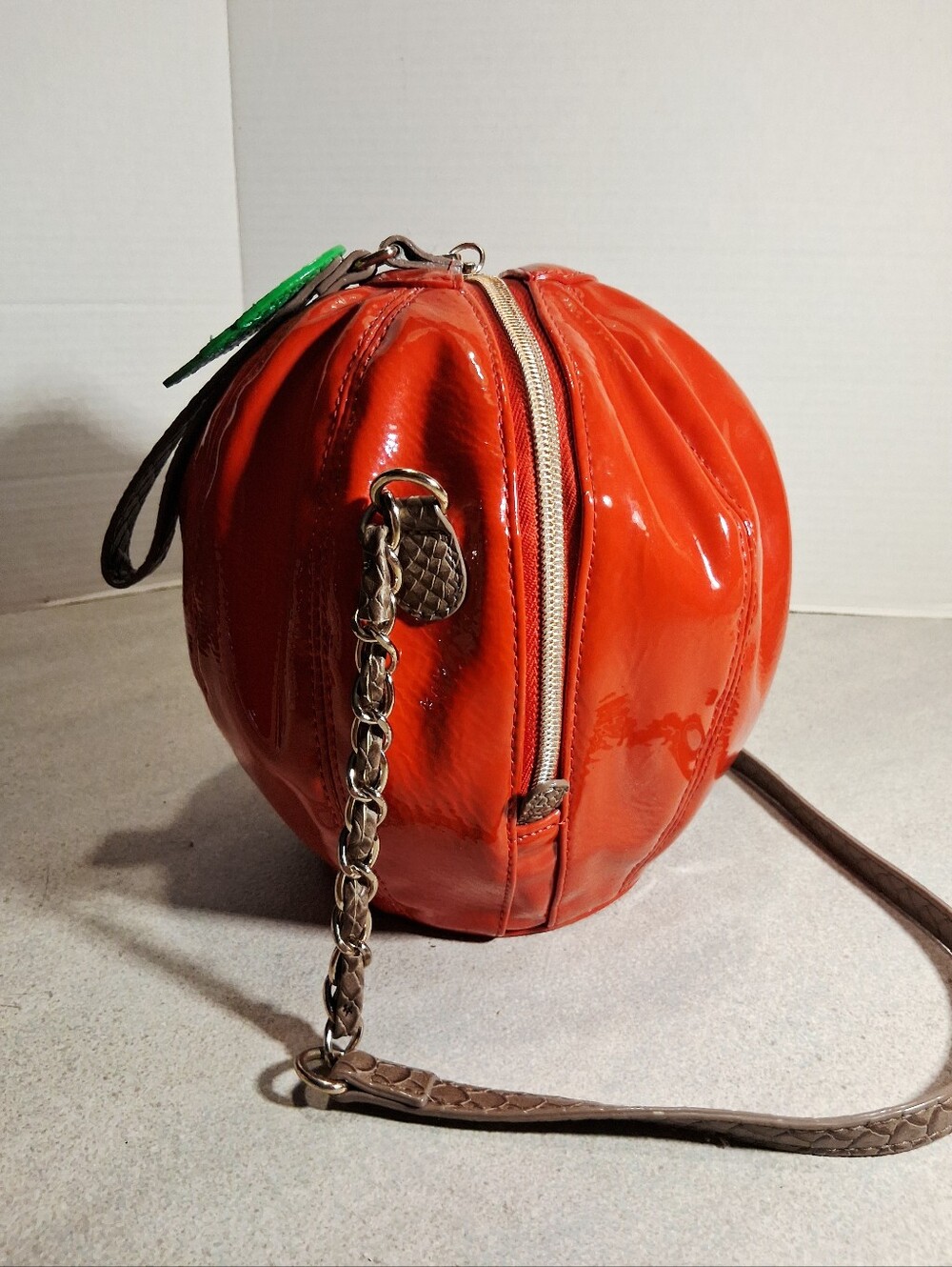 Betsey Johnson Juicy Apple Orchard Crossbody Purse - Picture 4 of 9